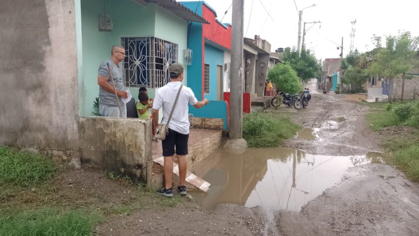 Bryan Ruiz realizó varios recorridos en los barrios de la comuna