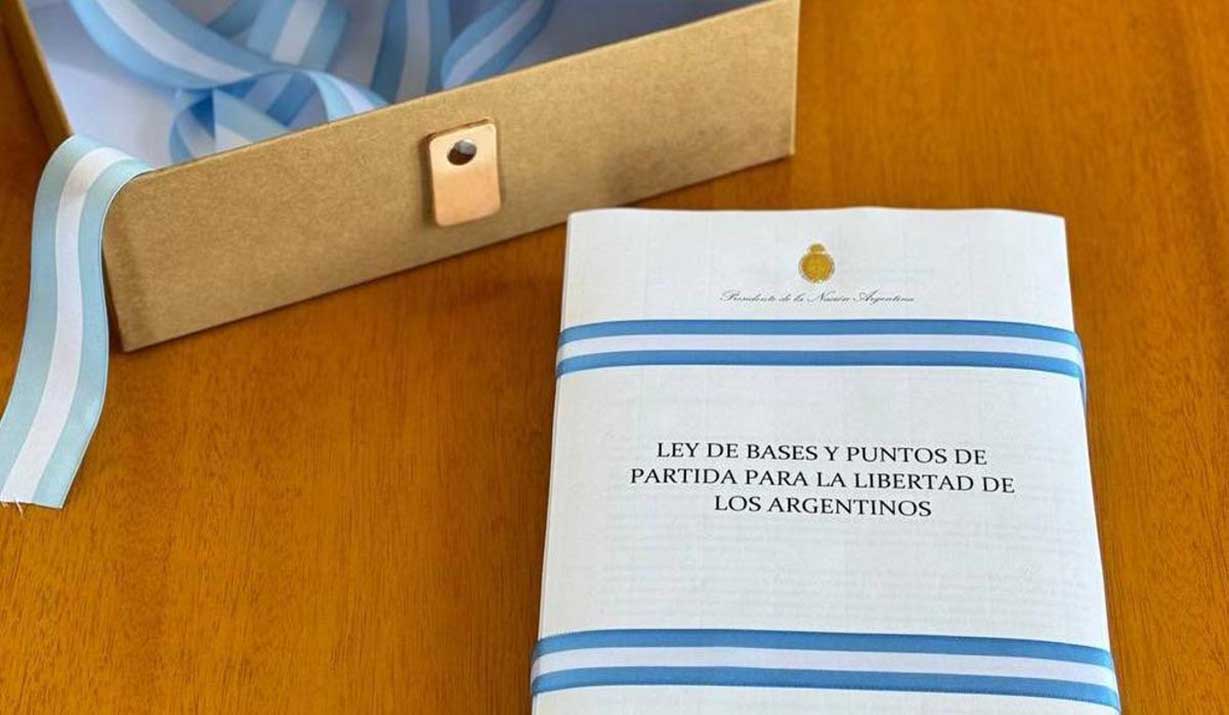 Javier Milei plantea cobro a estudiantes extranjeros en universidades públicas