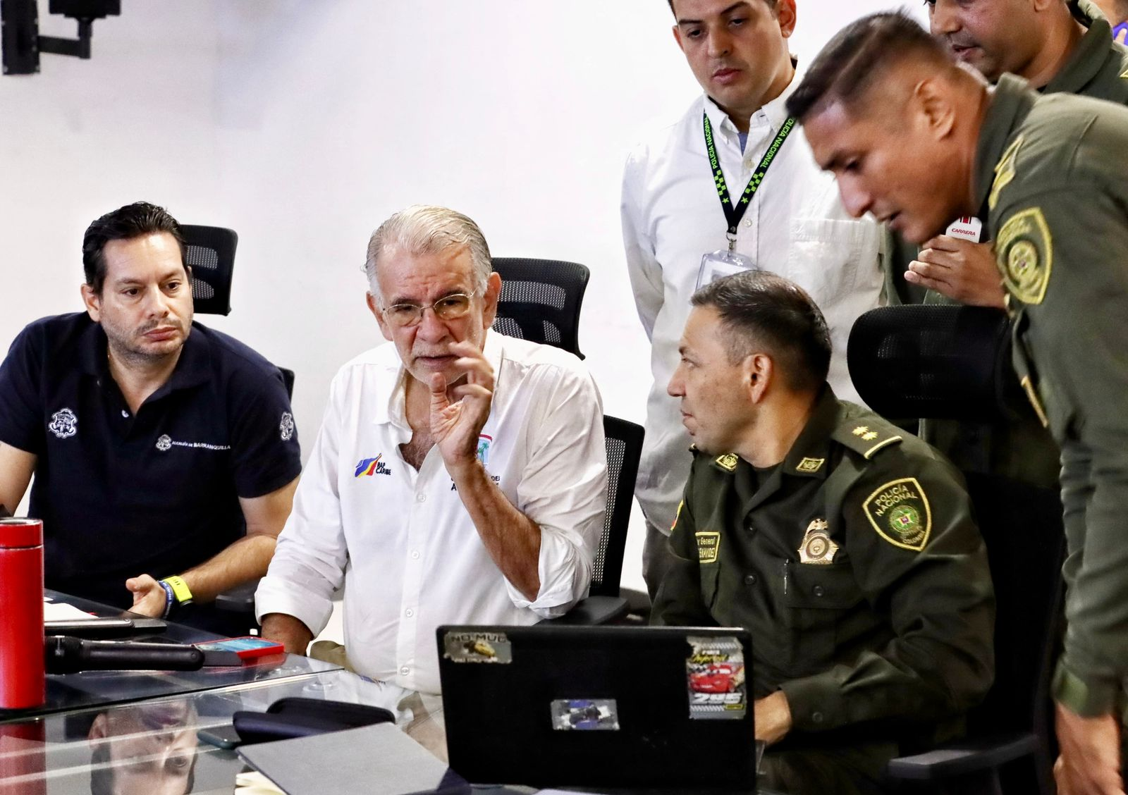 “Acogemos la propuesta de la ANI de asumir el mantenimiento de la vía para desmontar el peaje Papiros”: gobernador Verano
Cortesía: Gobernación del Atlántico