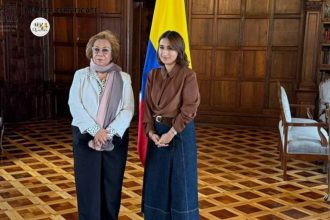 Laura Sarabia asume la Embajada en Reino Unido