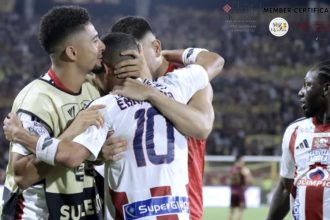 Junior campeón con autoridad