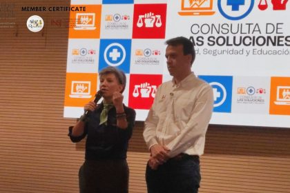 Claudia López y Leonardo Huerta inscriben la “Consulta de las Soluciones”