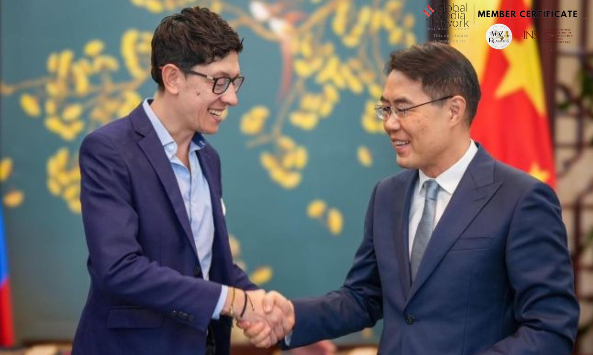 Gobierno impulsa la educación en inteligencia artificial: 125 docentes se forman con universidad china