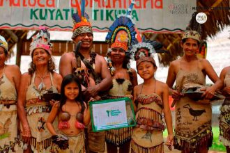 Gobierno entrega y amplía 126.000 hectáreas a comunidades indígenas en Amazonía y Pacífico