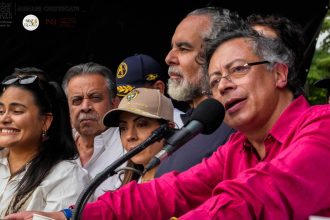 Presidente Petro exige sanciones a congresistas ausentes y presiona aprobación de reforma a la salud