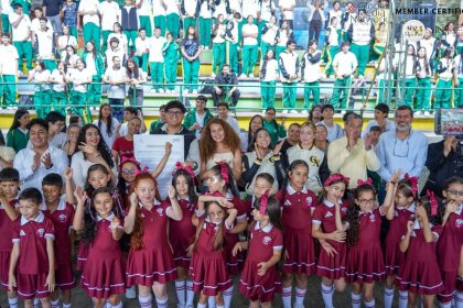 Medellín estrena laboratorio STEAM de robótica mientras la UdeA avanza en producción pública de medicamentos