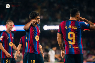 Barcelona goleó 7-2 al Racing de Santander con triplete de Raphinha y doblete de João Cancelo. El Barça suma 18 puntos y 28 goles en seis jornadas.